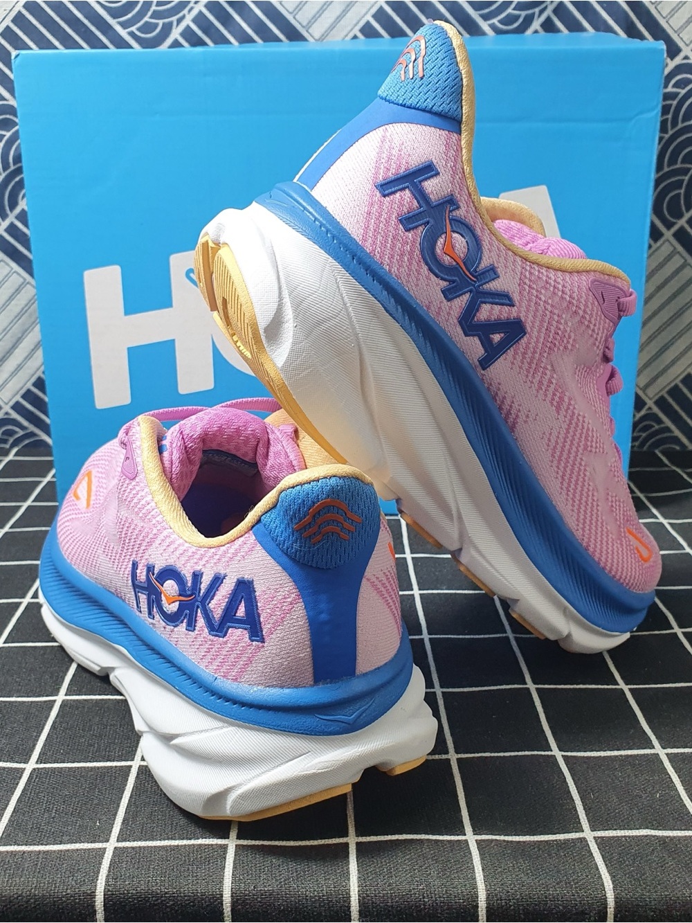 HOKA Clifton 9 Running Shoes - Picture 3 of 7